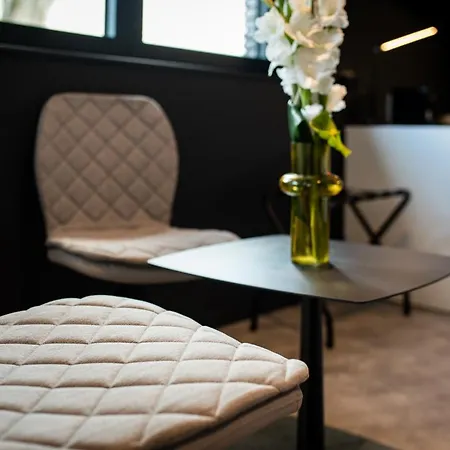 Otel Les Thermes De By La Cour De La Reine Hotel, & Acces Gratuit Au Centre Thermal Spa