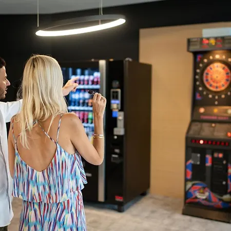 Les Thermes De By La Cour De La Reine Hotel, & Acces Gratuit Au Centre Thermal