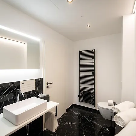 Otel Les Thermes De By La Cour De La Reine Hotel, & Acces Gratuit Au Centre Thermal 4*