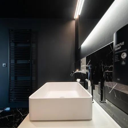 Les Thermes De By La Cour De La Reine Hotel, & Acces Gratuit Au Centre Thermal 4* سبا