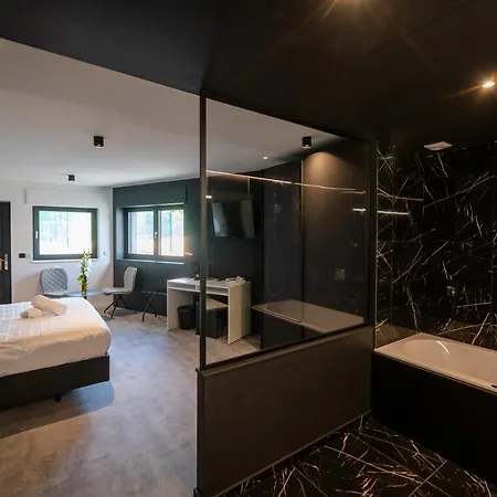 Les Thermes De By La Cour De La Reine Hotel, & Acces Gratuit Au Centre Thermal Otel
