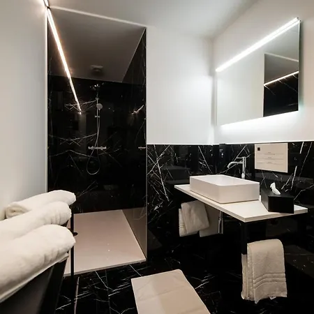 Les Thermes De By La Cour De La Reine Hotel, & Acces Gratuit Au Centre Thermal 4*