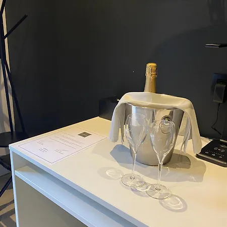 Les Thermes De By La Cour De La Reine Hotel, & Acces Gratuit Au Centre Thermal Hotel 4*