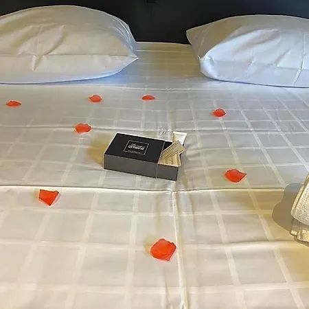Les Thermes De By La Cour De La Reine Hotel, & Acces Gratuit Au Centre Thermal فندق 4*