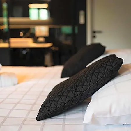 Les Thermes De By La Cour De La Reine Hotel, & Acces Gratuit Au Centre Thermal Spa