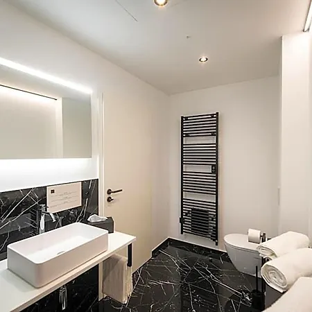 Les Thermes De By La Cour De La Reine Hotel, & Acces Gratuit Au Centre Thermal Otel Spa