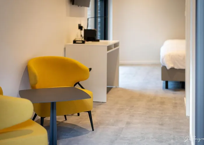 Les Thermes De By La Cour De La Reine Hôtel, Suites&accès Gratuit Au Centre Thermal 4* Spa