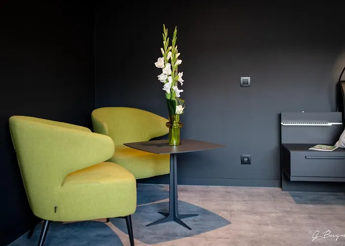 Les Thermes De By La Cour De La Reine Hôtel, Suites&accès Gratuit Au Centre Thermal Hotel Spa