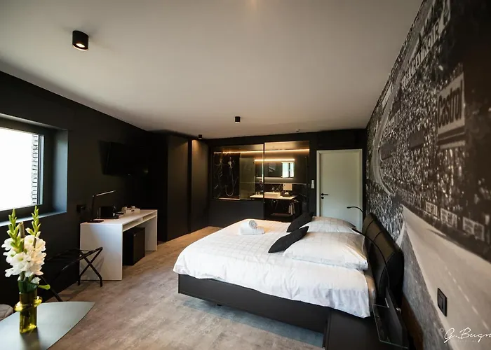 Les Thermes De By La Cour De La Reine Hôtel, Suites&accès Gratuit Au Centre Thermal 4* Spa