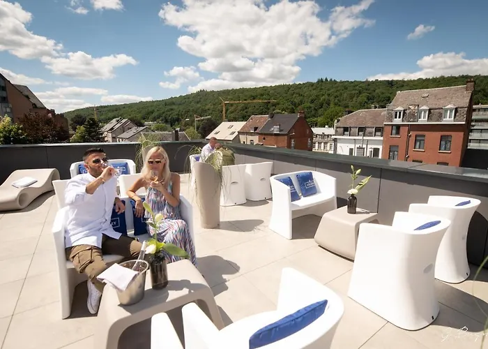 Les Thermes De By La Cour De La Reine Hôtel, Suites&accès Gratuit Au Centre Thermal 4*