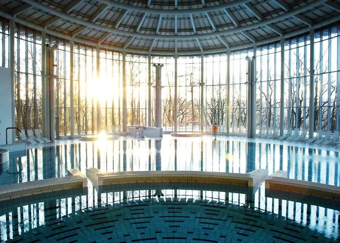 Les Thermes De By La Cour De La Reine Hôtel, Suites&accès Gratuit Au Centre Thermal Hotel Spa